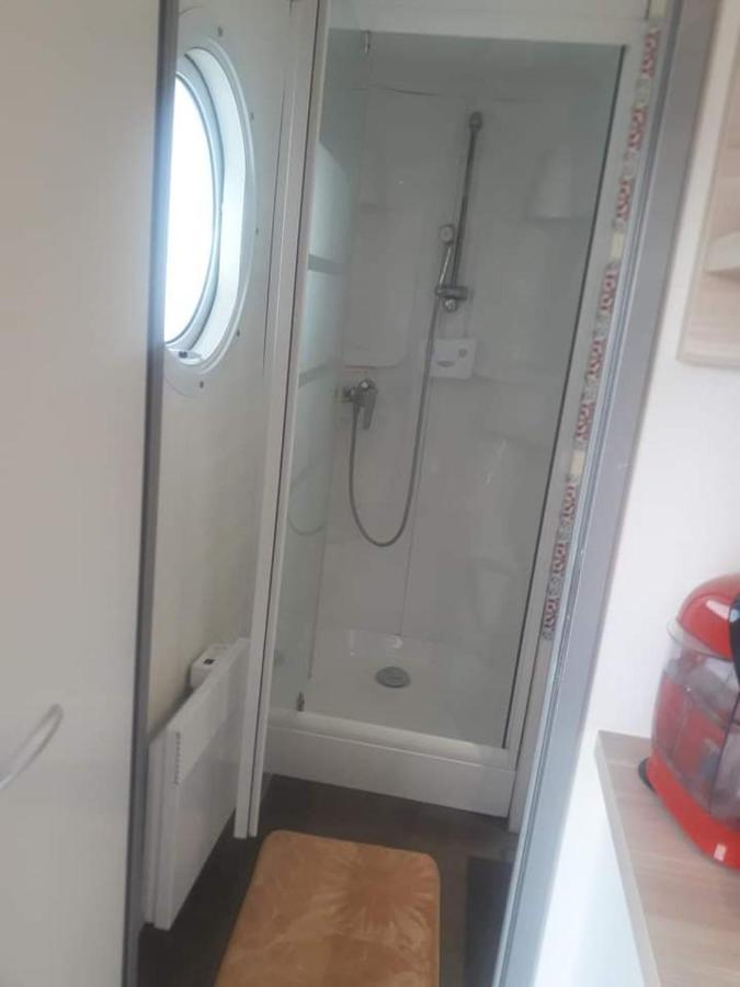 Anne Marie Vous Accueilles Dans Son Logement Familiale Pour 6 Personnes 3 Chambres Confortable Proche D Europa Park A Boofzheim Dans Camping 3 Etoiles 외부 사진