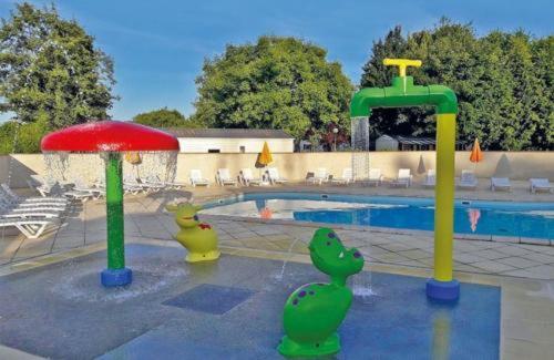 Anne Marie Vous Accueilles Dans Son Logement Familiale Pour 6 Personnes 3 Chambres Confortable Proche D Europa Park A Boofzheim Dans Camping 3 Etoiles 외부 사진