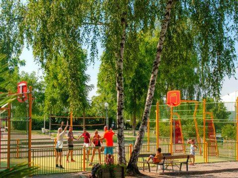 Anne Marie Vous Accueilles Dans Son Logement Familiale Pour 6 Personnes 3 Chambres Confortable Proche D Europa Park A Boofzheim Dans Camping 3 Etoiles 외부 사진